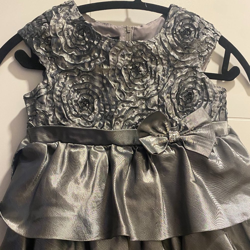 Adorable Silver Dress For Girls, Size 6x